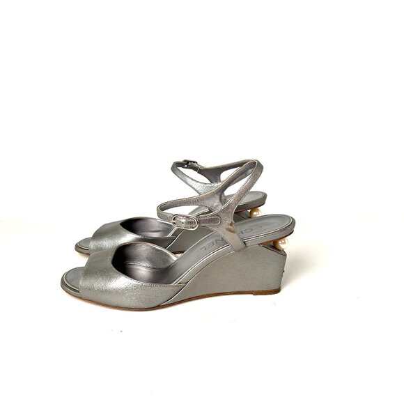Authentic CHANEL Pearl CC Logo Silver Leather 2016 Wedge Sandals 38.5C 8 - Picture 4 of 15